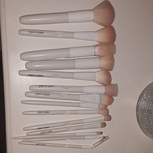 wet n wild Other - 14 pc wet n wild makeup brush collection wet n wild Other - 14 pc wet n wild makeup brush collection